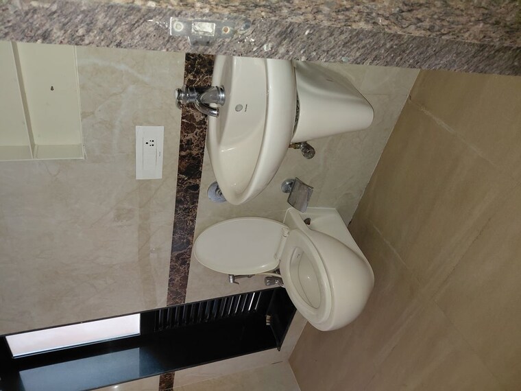 Bathroom, k-raheja-raheja-residency 3 Bedroom 1000 Sq.Ft. Apartment In Malad East Mumbai 9753276