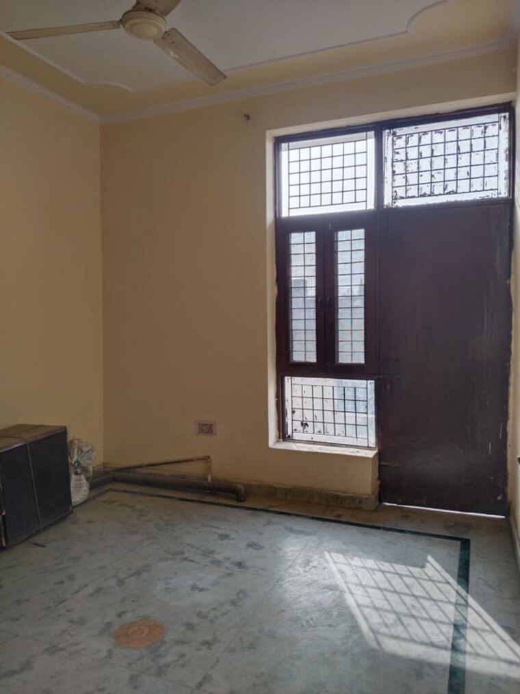 Room, ashoka-enclave-3 2 Bedroom 1500 Sq.Ft. Apartment In Sector 35 Faridabad 9753408