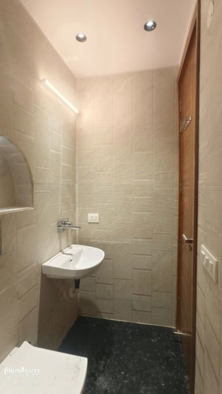Bathroom, vinoba puri 1 Bedroom 671 Sq.Ft. Builder Floor In Vinoba Puri Delhi 9753458