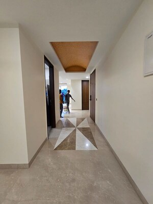 Building Lobby in 4 BHK Apartment at DLF The Icon, Dlf Phase V – for Rent
