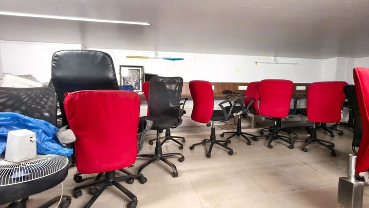 Team Area, malad west Commercial Office Space 750 Sq.Ft. In Malad West Mumbai 9753666