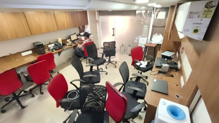 Team Area, malad west Commercial Office Space 750 Sq.Ft. In Malad West Mumbai 9753666