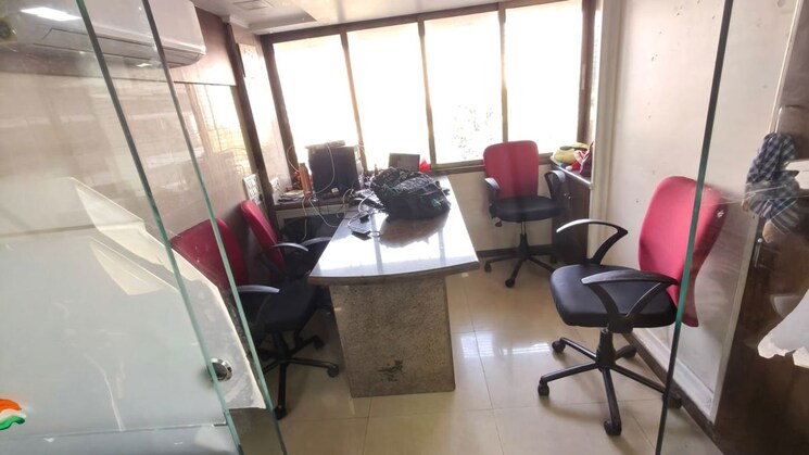 Team Area, malad west Commercial Office Space 750 Sq.Ft. In Malad West Mumbai 9753666