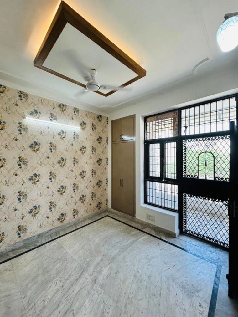 Room, green fields colony 3 Bedroom 1440 Sq.Ft. Apartment In Green Fields Colony Faridabad 9753743