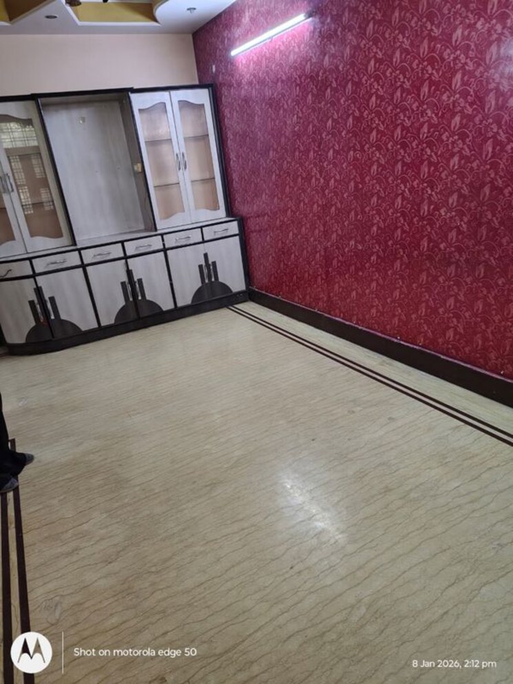 Room, sector 11 2 Bedroom 1350 Sq.Ft. Villa In Sector 11 Noida 9753752