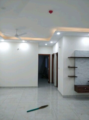 Room in 2.5 BHK Apartment at Prestige Park Square, Bannerghatta Road – for Rent