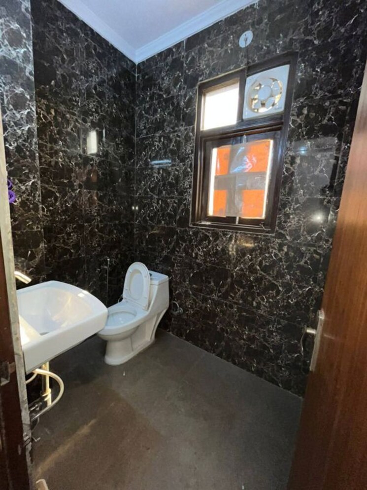 Bathroom, saket 1 Bedroom 500 Sq.Ft. Builder Floor In Saket Delhi 9753776