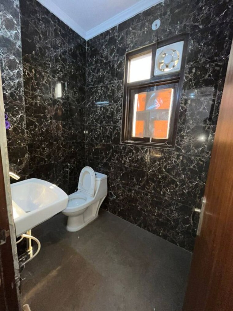 Bathroom, saket 1 Bedroom 500 Sq.Ft. Builder Floor In Saket Delhi 9753776