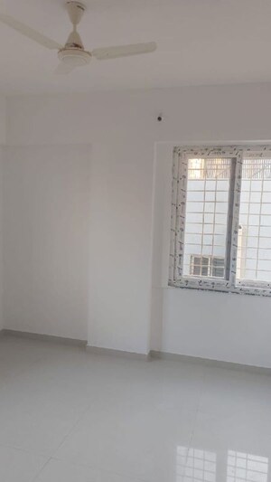 Room in 2 BHK Apartment at Rohan Gracious Garden, Kharadi – for Rent