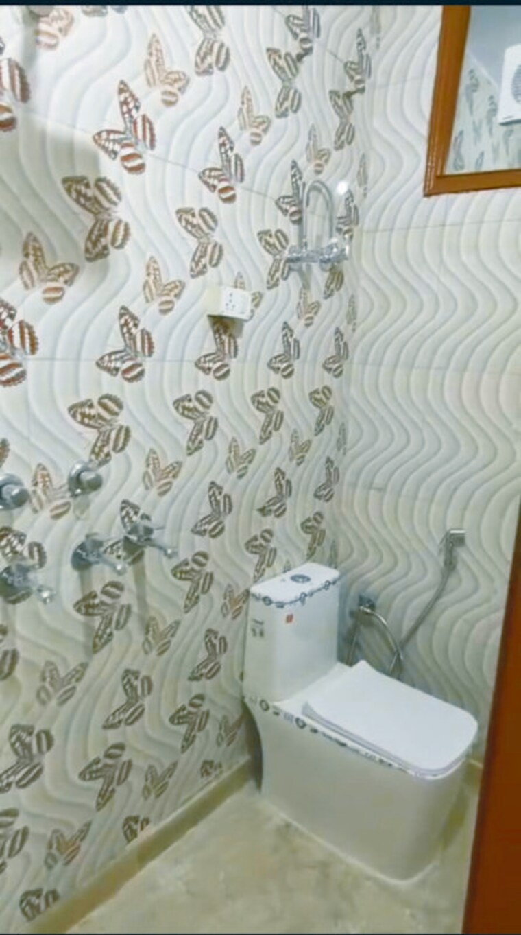 Bathroom, rohini sector 7 2 Bedroom 550 Sq.Ft. Builder Floor In Rohini Sector 7 Delhi 9753669