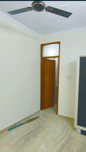 Room in 2 BHK Builder Floor at Rohini Sector 7 – for Rent