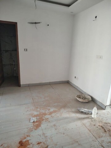 Room in 3 BHK Builder Floor at Dhakoli – for Sale