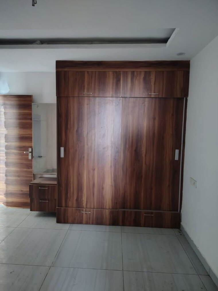 Room, dhakoli 3 Bedroom 112 Sq.Yd. Builder Floor In Dhakoli Zirakpur 9753817