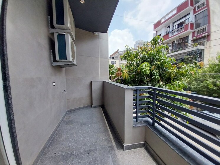 Balcony, naraina 4 Bedroom 300 Sq.Yd. Builder Floor In Naraina Delhi 9753160