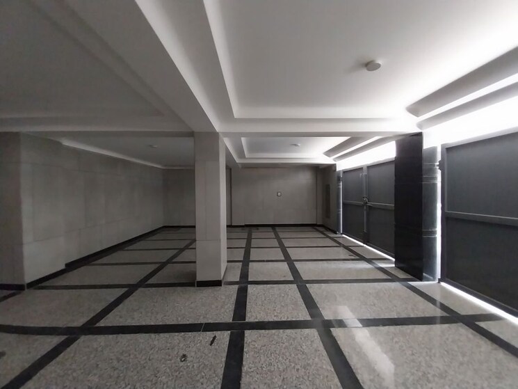 undefined, naraina 4 Bedroom 300 Sq.Yd. Builder Floor In Naraina Delhi 9753160