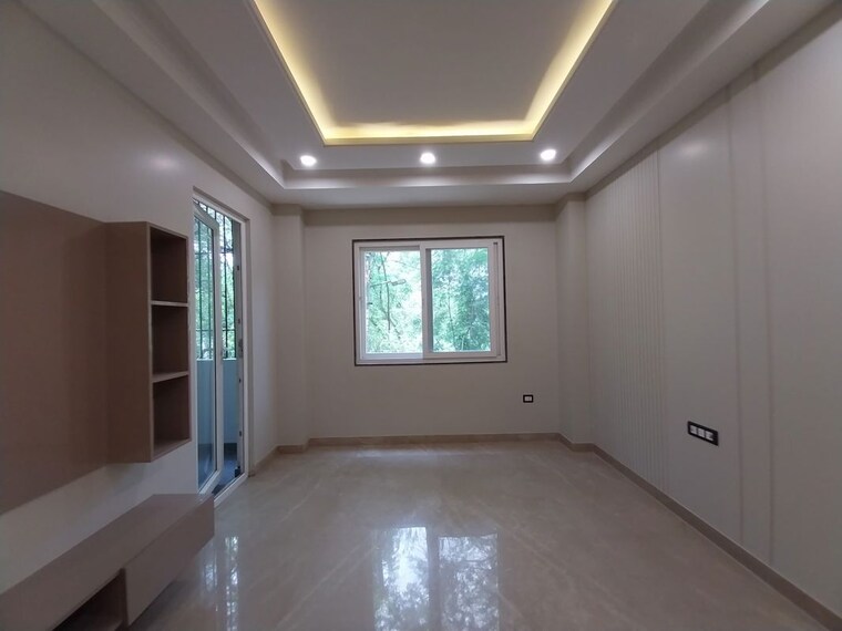 undefined, naraina 4 Bedroom 300 Sq.Yd. Builder Floor In Naraina Delhi 9753160
