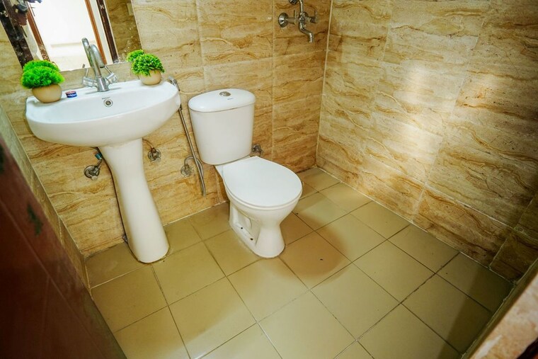Bathroom, ajnara-homes 2 Bedroom 880 Sq.Ft. Apartment In Sector 16b Greater Noida Greater Noida 9752888