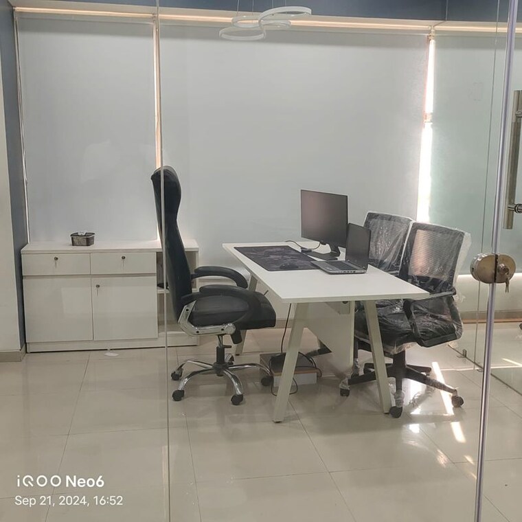 Team Area, sun-westbank Commercial Office Space 882 Sq.Ft. In Navrangpura Ahmedabad 9753866