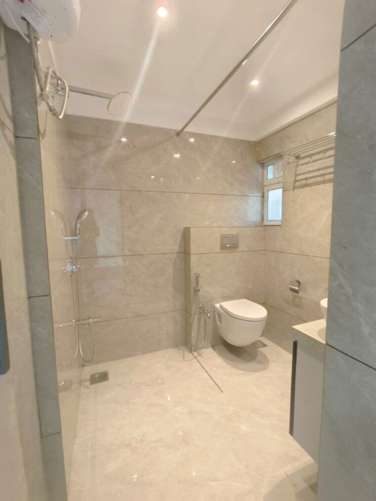 Bathroom, neelam-apartments 3 Bedroom 1500 Sq.Ft. Apartment In Bandra West Mumbai 9753904