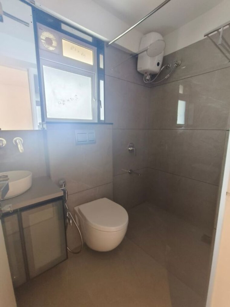 Bathroom, neelam-apartments 3 Bedroom 1500 Sq.Ft. Apartment In Bandra West Mumbai 9753904