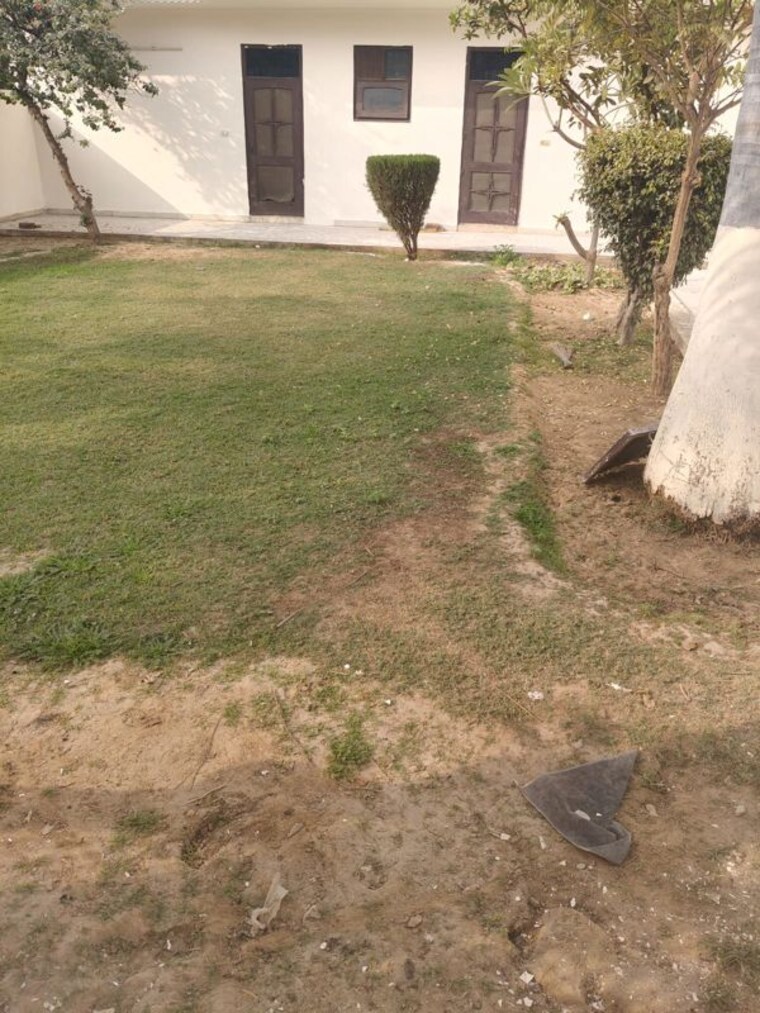 Garden, vetruvia-homes-3 3 Bedroom 400 Sq.Yd. Independent House In Sector 17 Faridabad 9753966