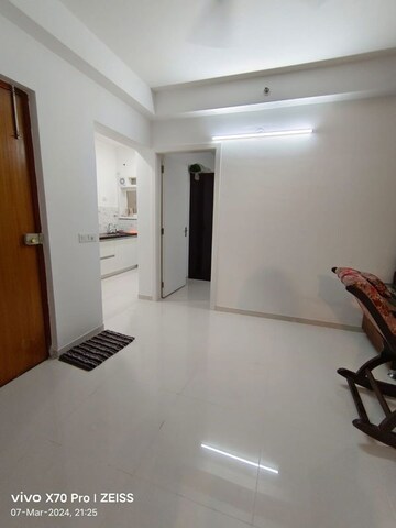 Furnished Amenities in 2 BHK Apartment at Amanora Gold Towers, Hadapsar – for Sale