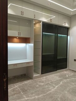 4 BHK + Servant Room Builder Floor For Sale in Naraina