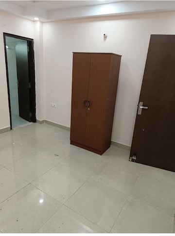 Room in 2 BHK Builder Floor at Sector 53 – for Rent