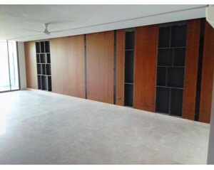 Room in 3.5 BHK Apartment at DLF Beverly Park II, Sector 25 – for Rent