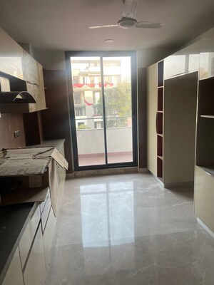 Kitchen in 3.5 BHK Apartment at DLF Beverly Park II, Sector 25 – for Rent