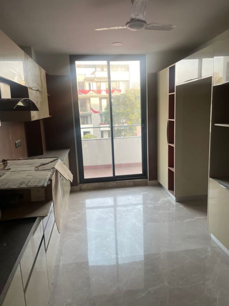 Kitchen, dlf-beverly-park-ii 3.5 Bedroom 3011 Sq.Ft. Apartment In Sector 25 Gurgaon 9754143