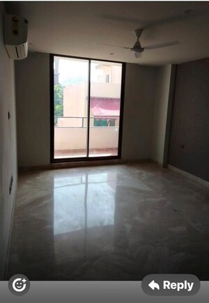 Room in 3.5 BHK Apartment at DLF Beverly Park II, Sector 25 – for Rent