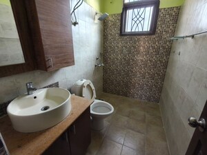 Bathroom in 3.5 BHK Builder Floor at SS The Lilac, Sector 49 – for Sale