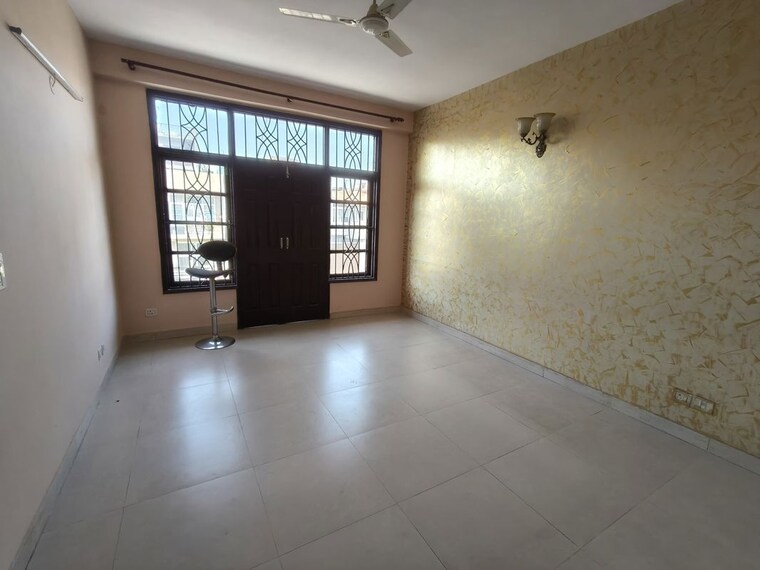 Room, ss-the-lilac 3.5 Bedroom 290 Sq.Yd. Builder Floor In Sector 49 Gurgaon 9754178