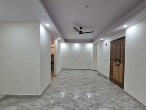 Room in 2 BHK Apartment at Palm Residency Chhatarpur, Chattarpur – for Rent