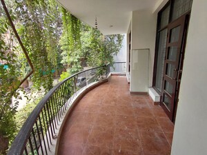 Balcony in 4 BHK Apartment at DLF Windsor Court, Dlf Phase iv – for Rent