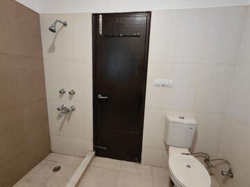 Bathroom in 4 BHK Apartment at DLF Windsor Court, Dlf Phase iv – for Rent