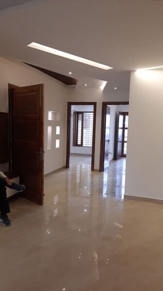 3 BHK + Study Room 2250 Sq.Ft. Builder Floor in Parklands