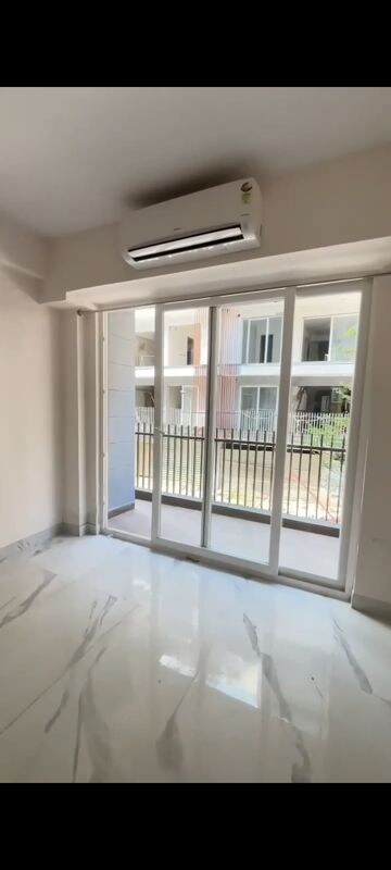 Room in 3.5 BHK Apartment at M3M Soulitude, Sector 89 – for Rent