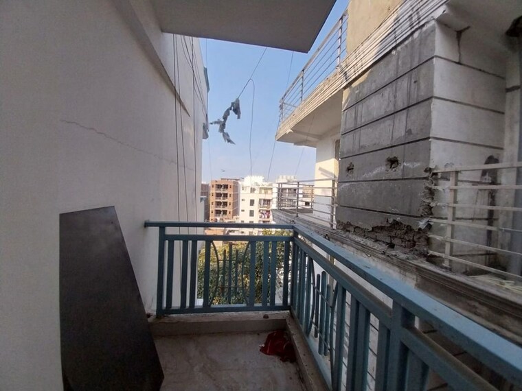 Balcony, palm-residency-chhatarpur 2 Bedroom 1000 Sq.Ft. Apartment In Chattarpur Delhi 9754427