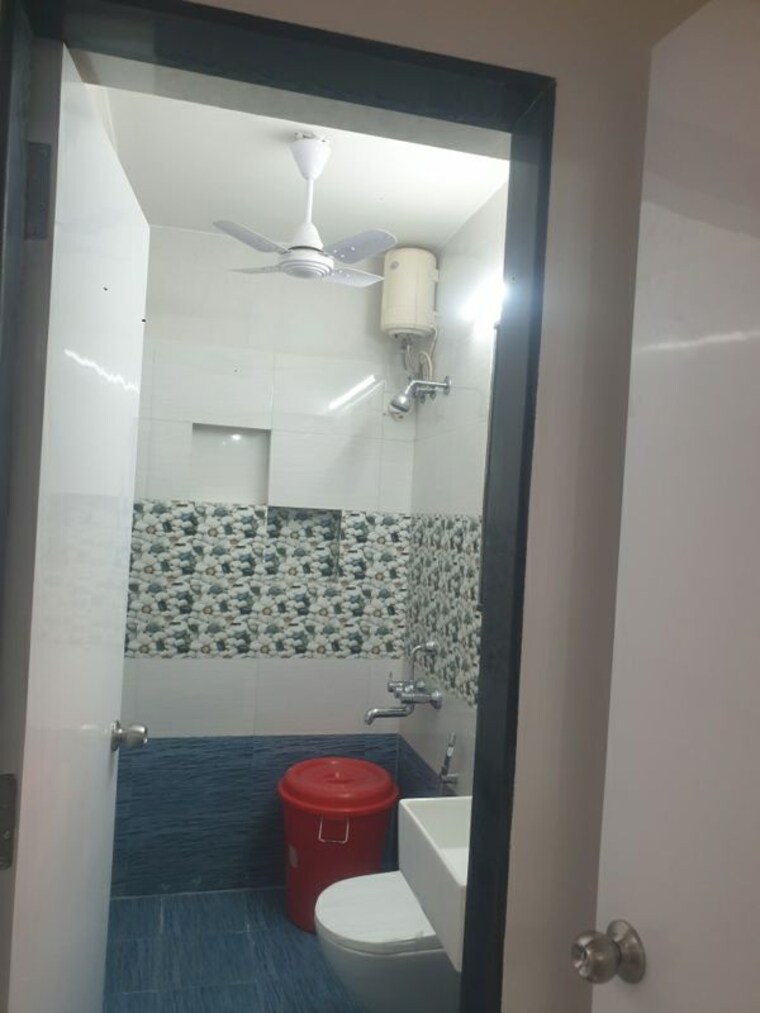 Bathroom, apna-ghar-chs 1 Bedroom 400 Sq.Ft. Apartment In Malad East Mumbai 9754448