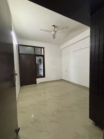 Room in 2 BHK Apartment at Palm Residency Chhatarpur, Chattarpur – for Rent