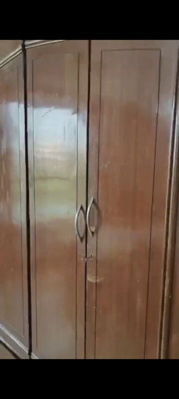 Furnished Amenities in 2 BHK Apartment at Vile Parle East – for Rent