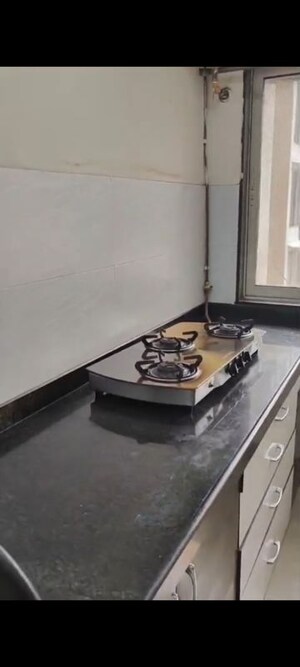 Furnished Amenities in 2 BHK Apartment at Vile Parle East – for Rent