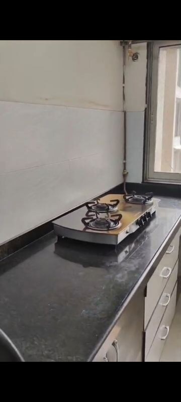 Furnished Amenities in 2 BHK Apartment at Vile Parle East – for Rent