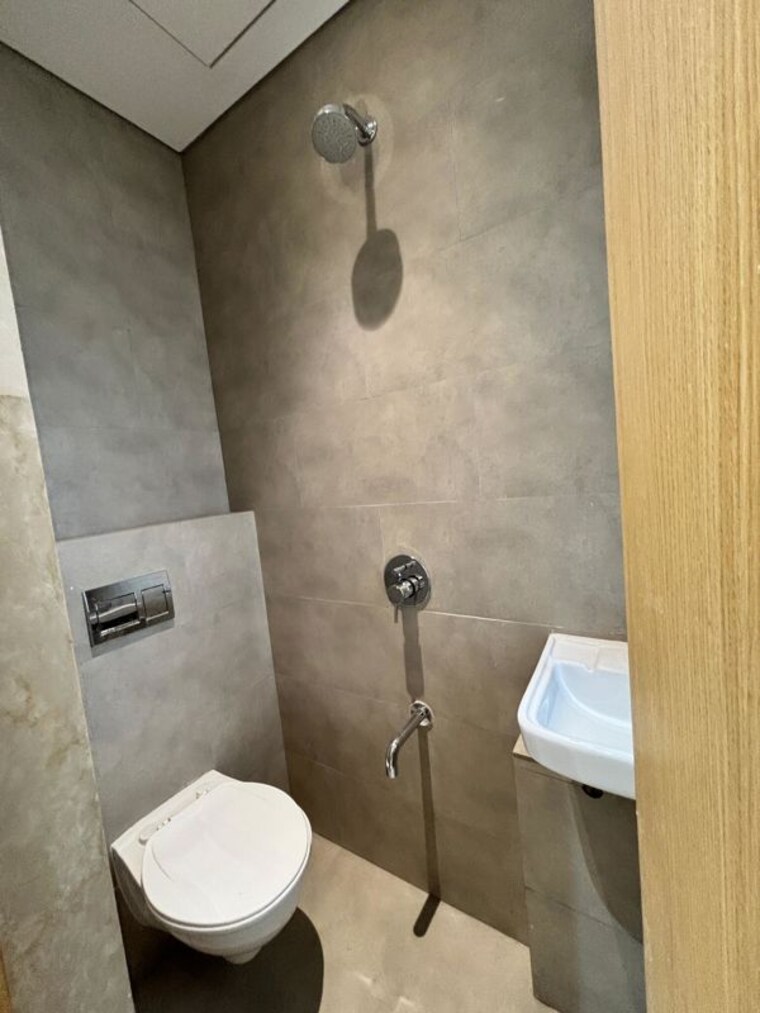 Bathroom, parishram-apartments 3 Bedroom 1650 Sq.Ft. Apartment In Pali Hill Mumbai 9754482