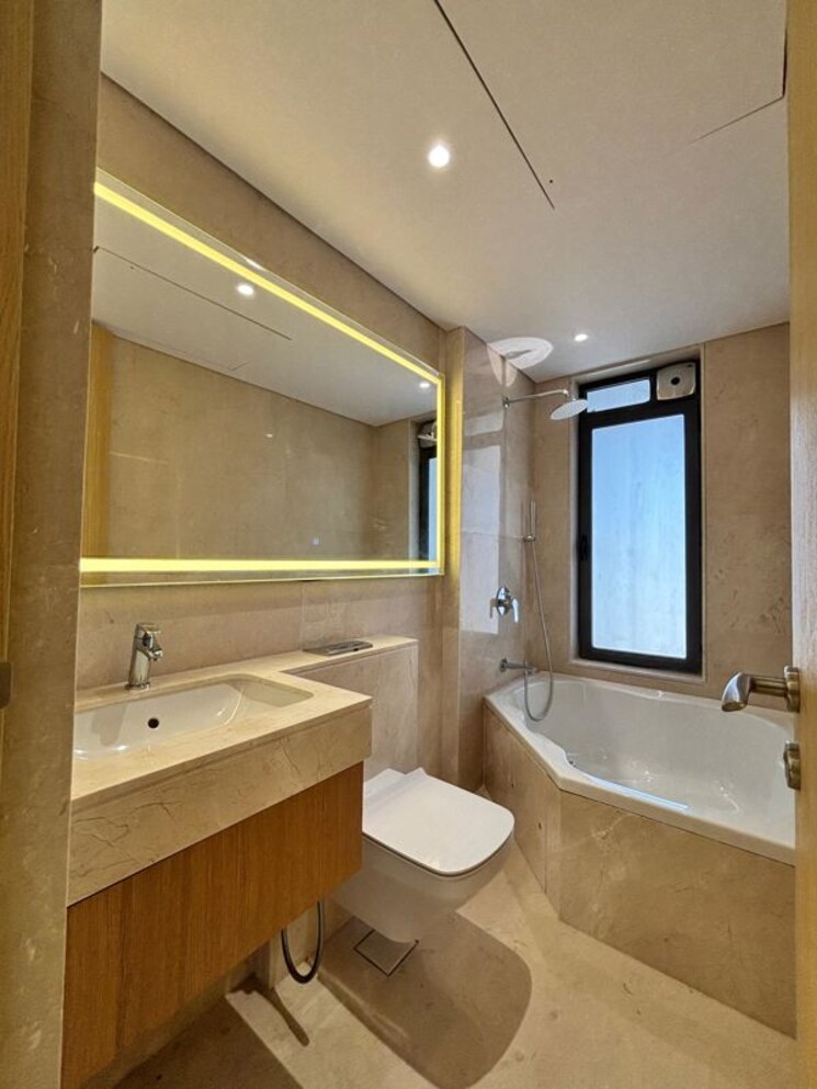 Bathroom, parishram-apartments 3 Bedroom 1650 Sq.Ft. Apartment In Pali Hill Mumbai 9754482