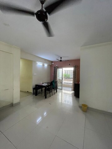 Living Room in 3 BHK Apartment at City Centre, Salt Lake City – for Rent