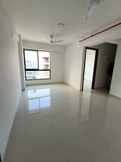 2 BHK Apartment For Rent in Sunteck Avenue 2