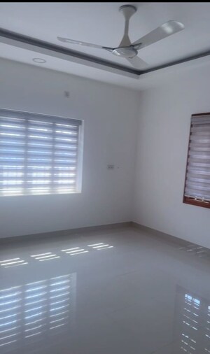 Room in 4 BHK Independent House at Kuttanellur – for Sale